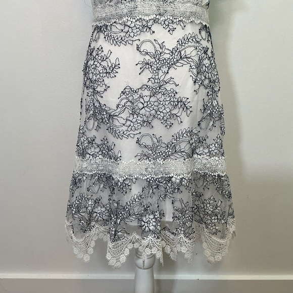 Adelyn Rae White & Navy Embroidered Lace Fit & Flare Dress Size M - Picture 3 of 9